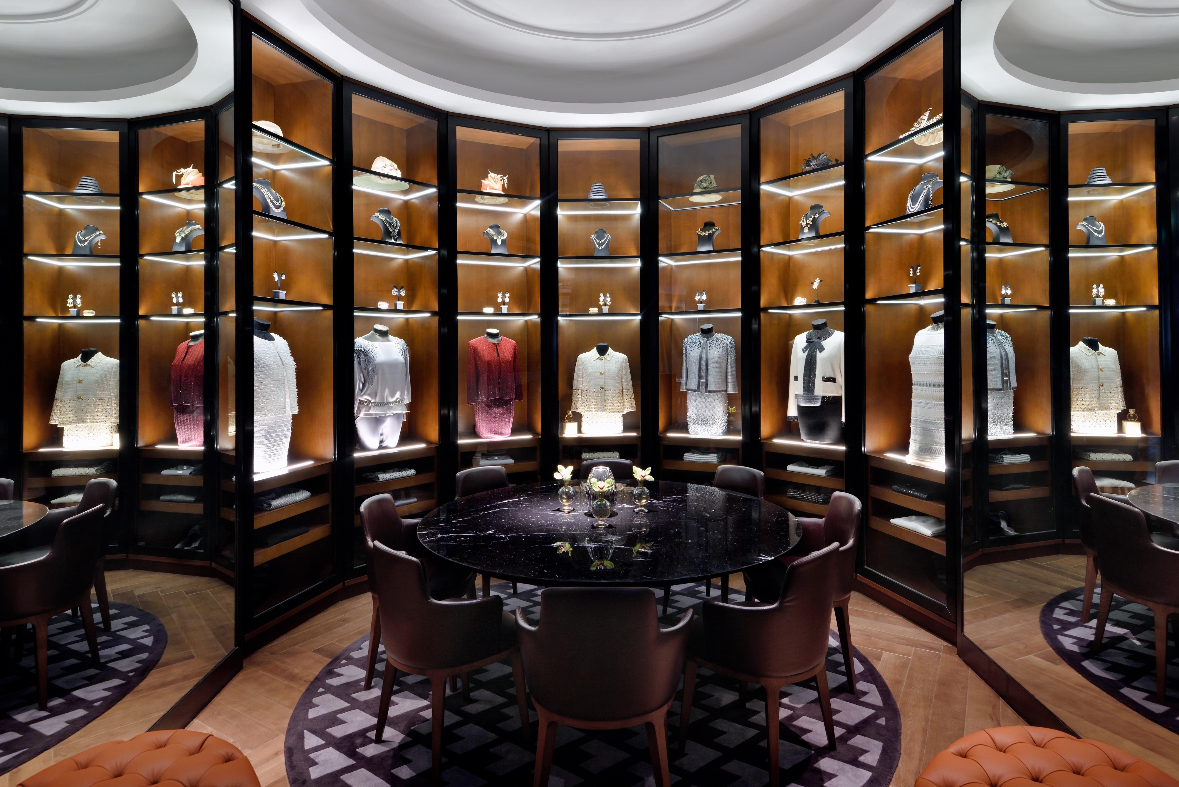 Kempinski The Boulevard Dubai Eksteriør billede The interior of the club