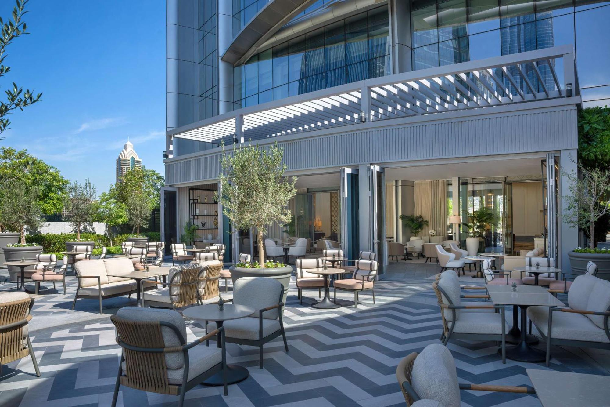 Kempinski The Boulevard Dubai Eksteriør billede The Terrace at The Dorchester