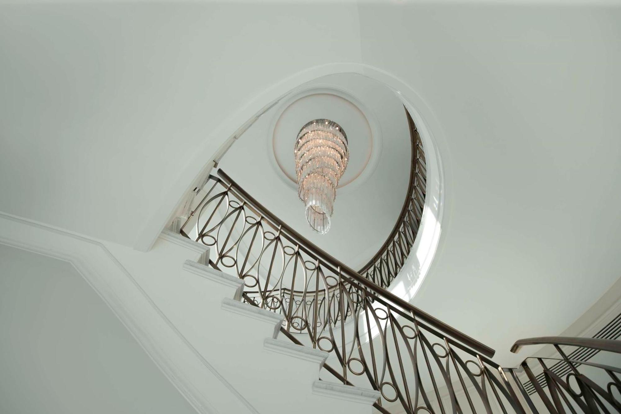 Kempinski The Boulevard Dubai Eksteriør billede Staircase