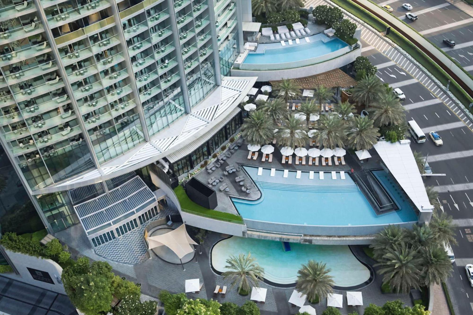 Kempinski The Boulevard Dubai Eksteriør billede The swimming pool